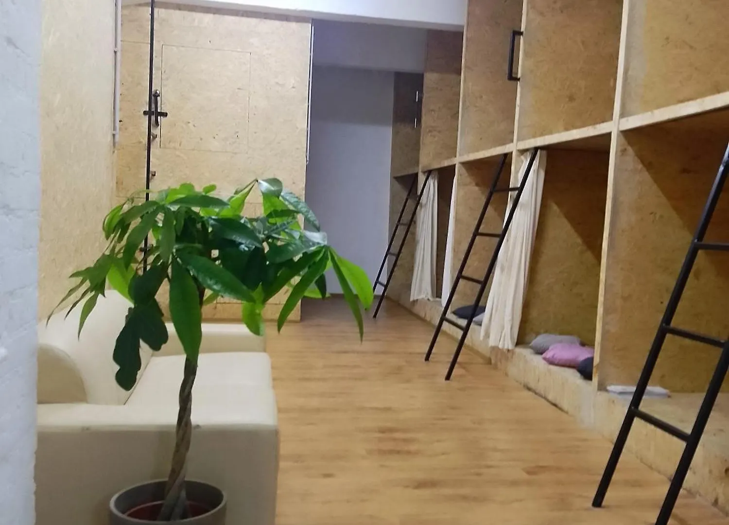 Budget Apt Dresden Trainstation Hotel