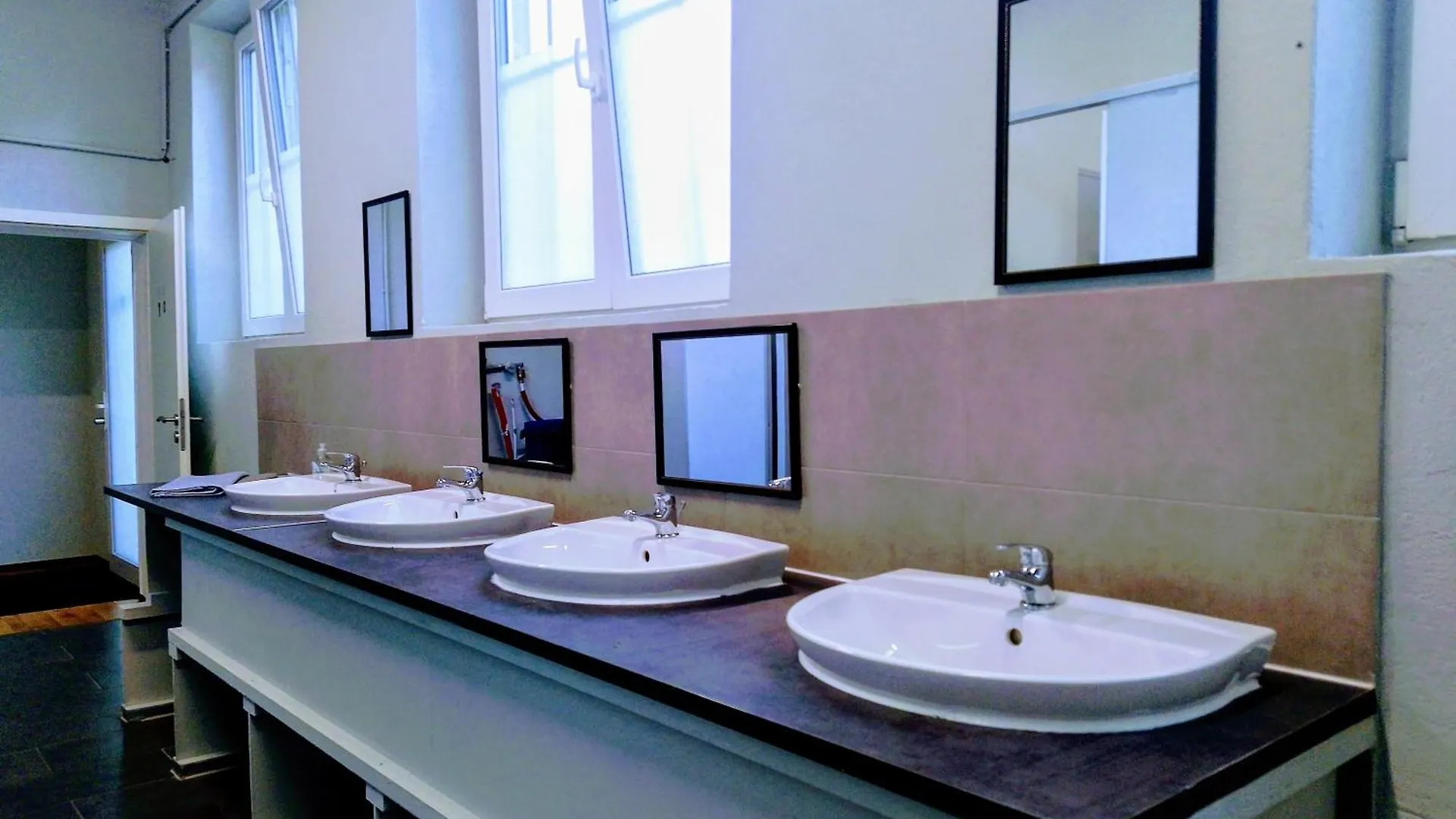 Budget Apt Dresden Trainstation Hotel